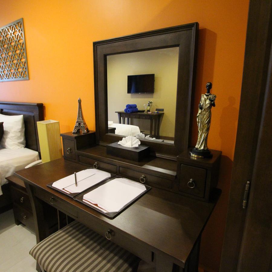 Le Bangkok Hotel Esterno foto