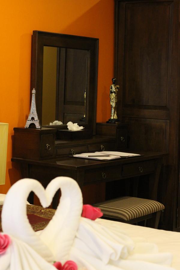 Le Bangkok Hotel Esterno foto