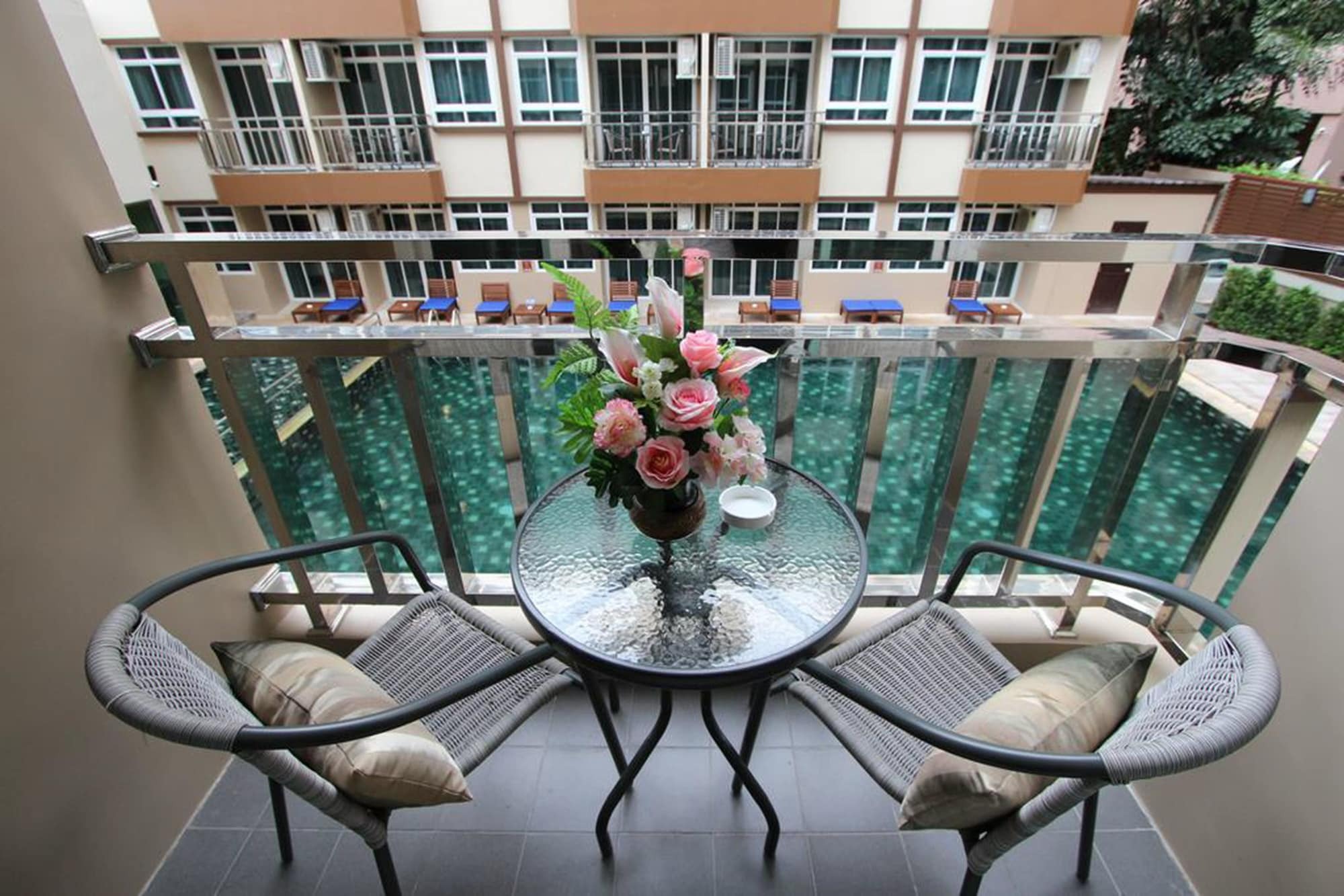 Le Bangkok Hotel Esterno foto